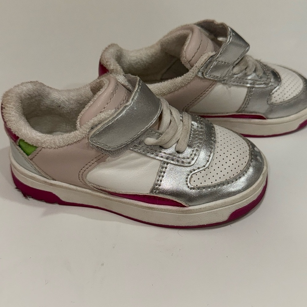 WHITE PINK METALLIC ZARA SNEAKERS FOR KIDS SIZE 23 WARM ON THE INSIDE